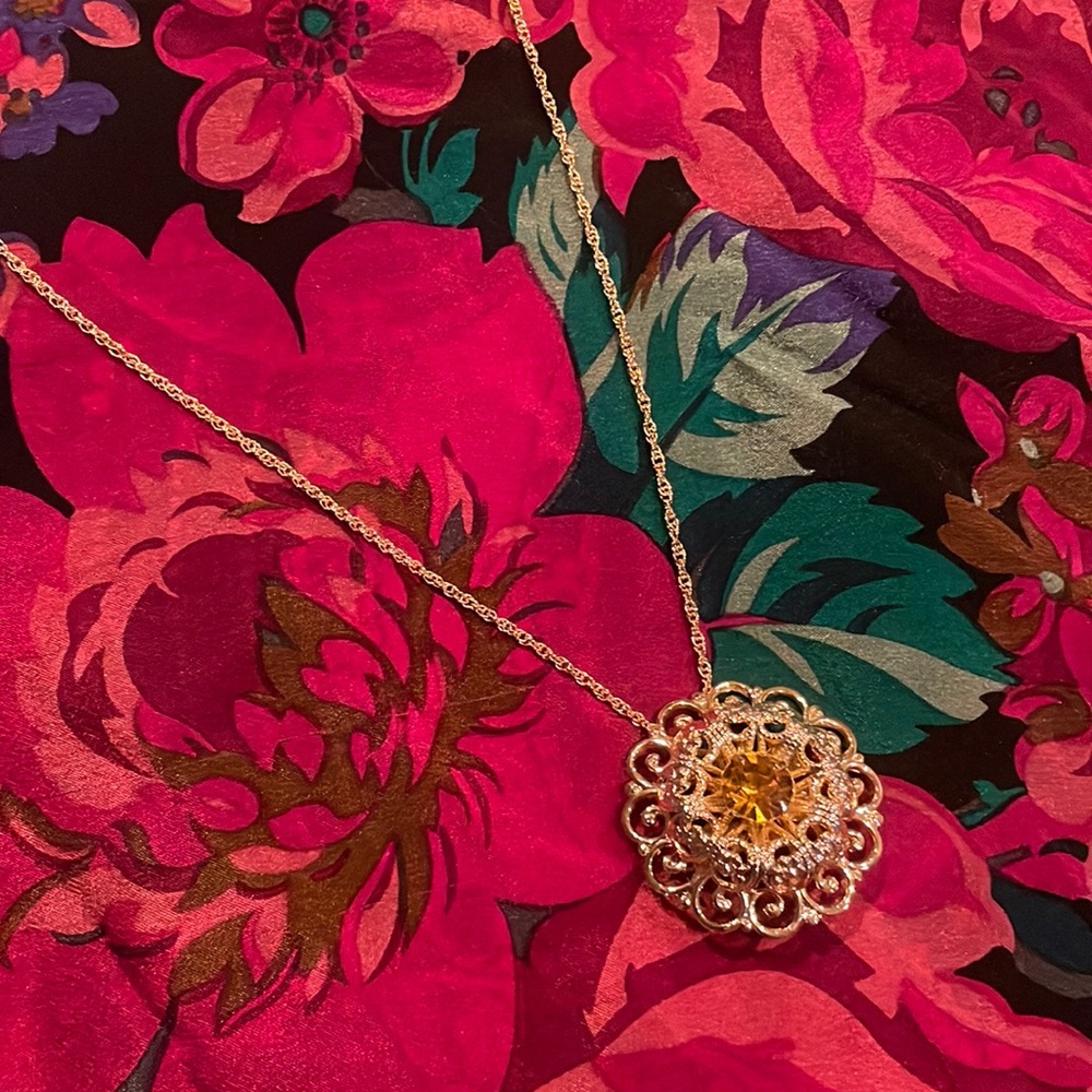 Coro Signed Pendant/Brooch on a 18” chain